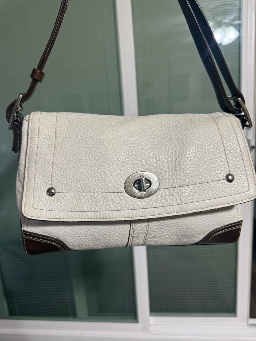 Coach bag White and Brown Leather Shoulder Bag